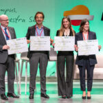 Foto familia finalistas modalidad "Innovación Educativa" Premios FFuturo 2024