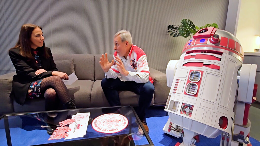 Andoni Serrano, presidente de The Pink Force, aborda el origen y desarrollo de una iniciativa solidaria inspirada en Star Wars para apoyar a niños hospitalizados, especialmente aquellos con cáncer. Serrano explica que el proyecto surgió por el cáncer infantil, motivado por la historia de Katy...